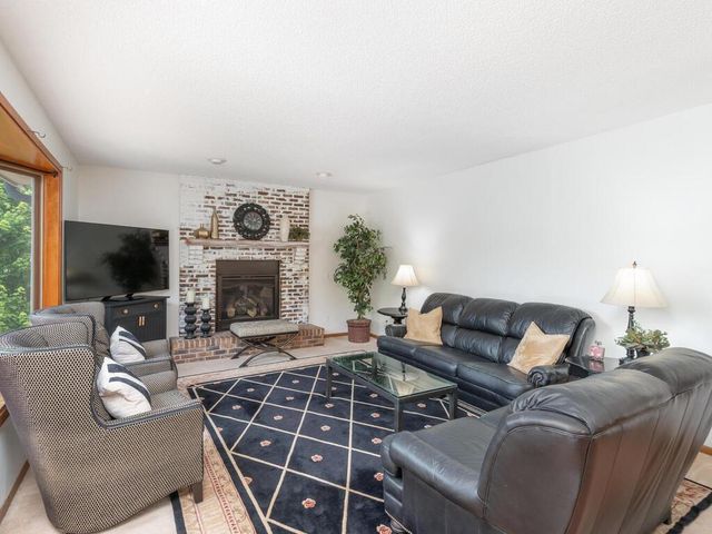18511 Maple Leaf Drive, Eden Prairie, MN 55346