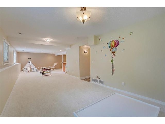 18511 Maple Leaf Drive, Eden Prairie, MN 55346