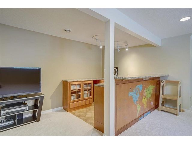 18511 Maple Leaf Drive, Eden Prairie, MN 55346