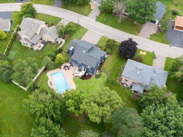 18511 Maple Leaf Drive, Eden Prairie, MN 55346