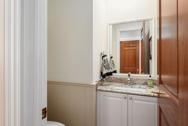 7828 Tartan Fields Drive, Dublin, OH 43017