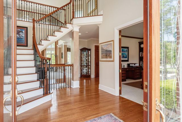 7828 Tartan Fields Drive, Dublin, OH 43017