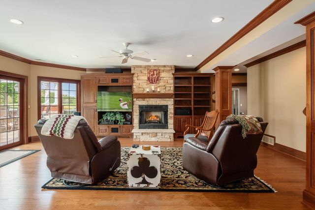 7828 Tartan Fields Drive, Dublin, OH 43017