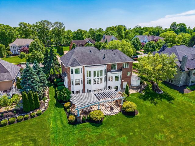 7828 Tartan Fields Drive, Dublin, OH 43017