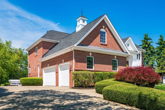 7828 Tartan Fields Drive, Dublin, OH 43017