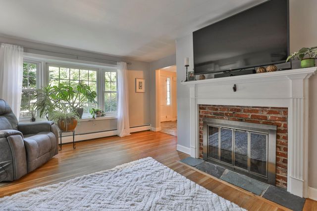 14 Birch Hill Drive, Nashua, NH 03063