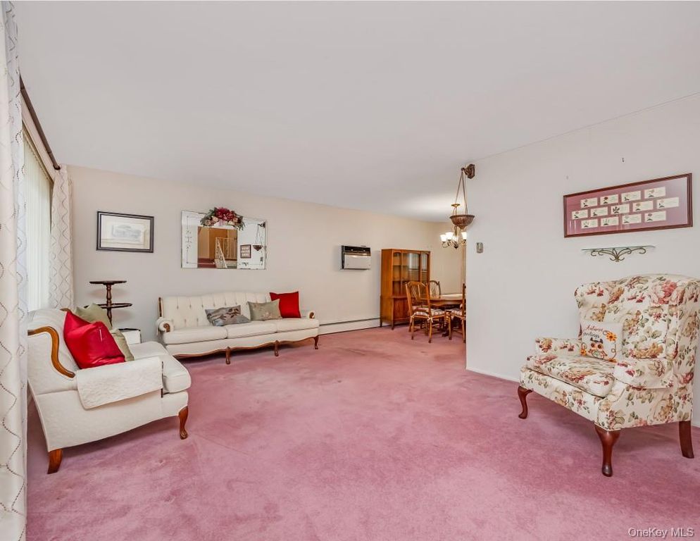 162 Washington Street, Farmingdale, NY 11735 — photo 3