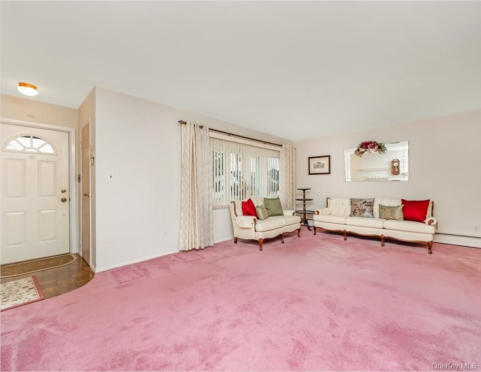 162 Washington Street, Farmingdale, NY 11735 — photo 4