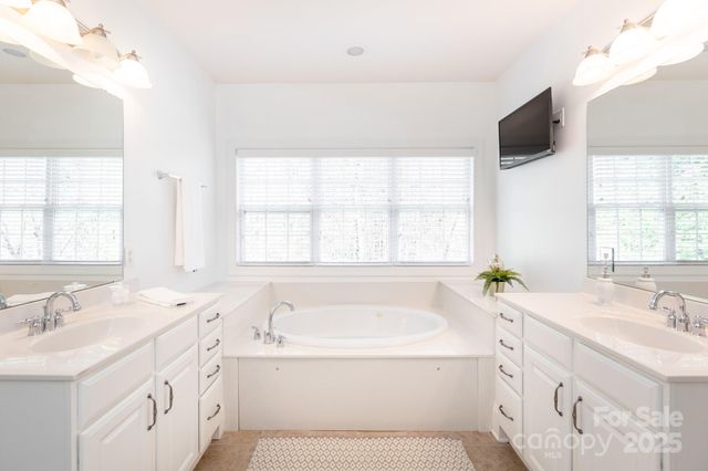 5104 Mesa Verde Road, Charlotte, NC 28277