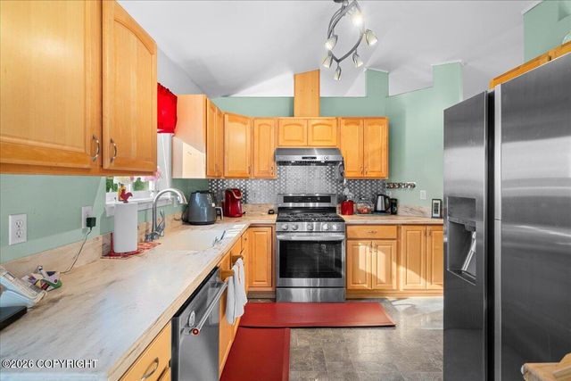 884 S Idaho Peak Circle, Palmer, AK 99645