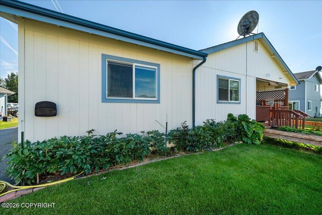 884 S Idaho Peak Circle, Palmer, AK 99645