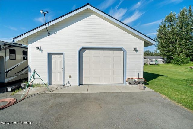 884 S Idaho Peak Circle, Palmer, AK 99645