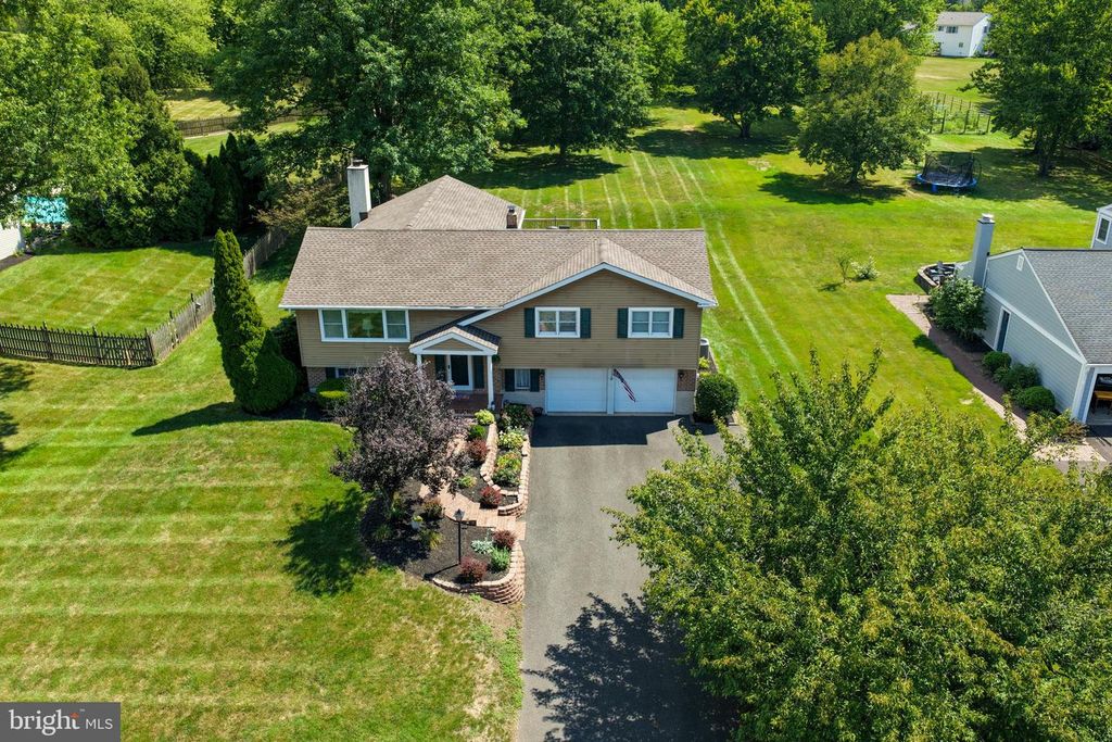 126 SURREY LN, HARLEYSVILLE, PA 19438 — photo 2