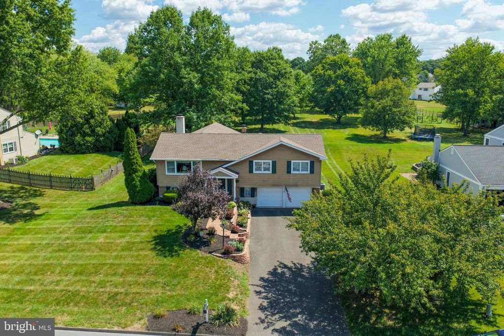 126 SURREY LN, HARLEYSVILLE, PA 19438 — photo 4