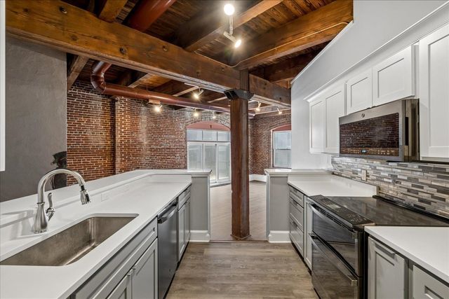 262 Wagner Pl Apt 302, Memphis, TN 38103