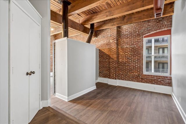 262 Wagner Pl Apt 302, Memphis, TN 38103