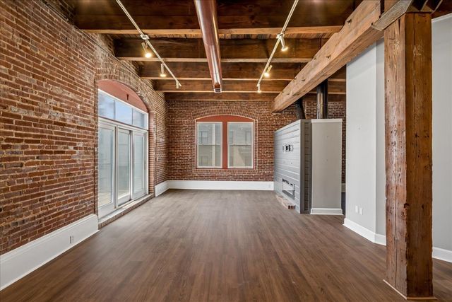 262 Wagner Pl Apt 302, Memphis, TN 38103
