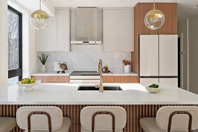 17 Holmes Street 101, Quincy, MA 02171