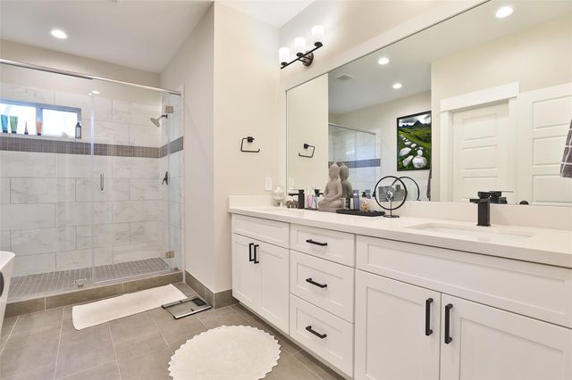 712 Pinemont Canyon Lane, Houston, TX 77018