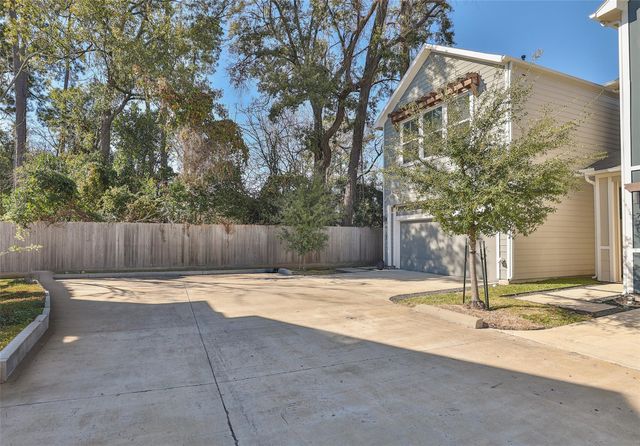 712 Pinemont Canyon Lane, Houston, TX 77018