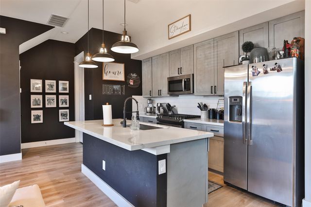 712 Pinemont Canyon Lane, Houston, TX 77018