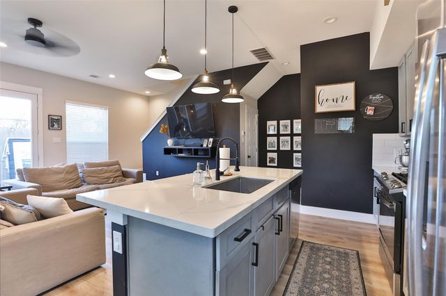 712 Pinemont Canyon Lane, Houston, TX 77018