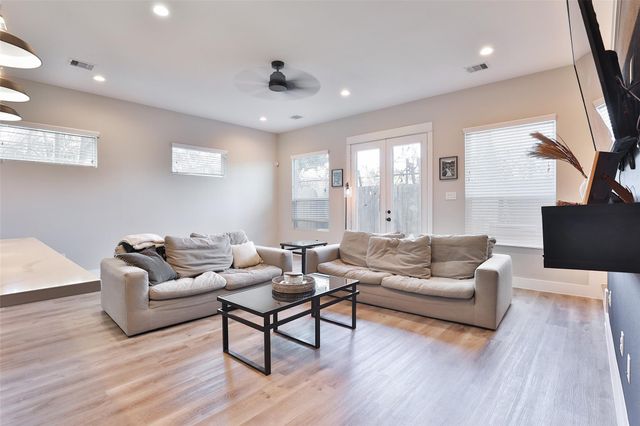 712 Pinemont Canyon Lane, Houston, TX 77018