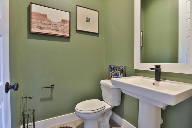 712 Pinemont Canyon Lane, Houston, TX 77018