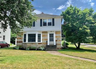3932 Meadowbrook Boulevard, University Heights, OH 44118