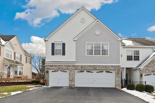 133 Arboretum Drive, Lombard, IL 60148