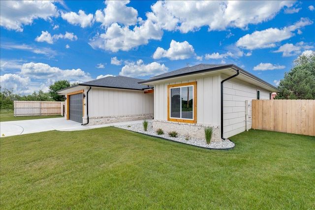 4422 N Sunny Ct, Wichita, KS 67205