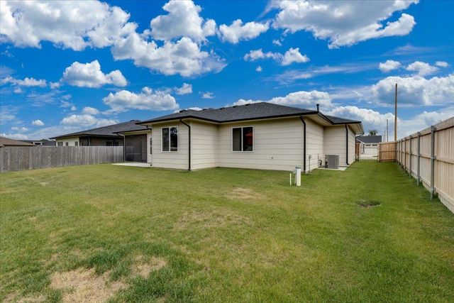 4422 N Sunny Ct, Wichita, KS 67205