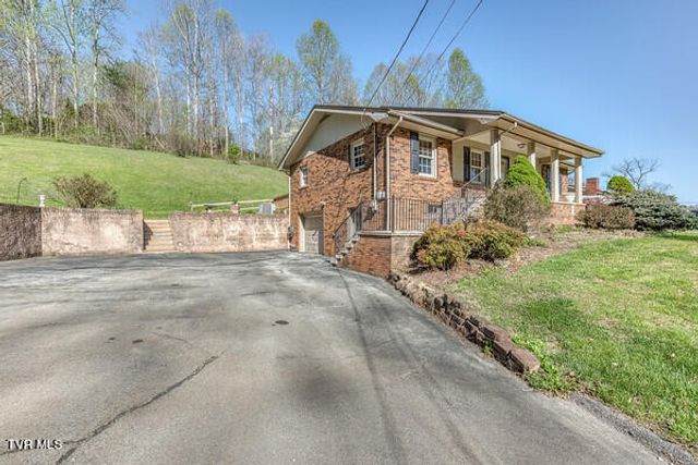 389 Jenkins Hollow Road, Elizabethton, TN 37643