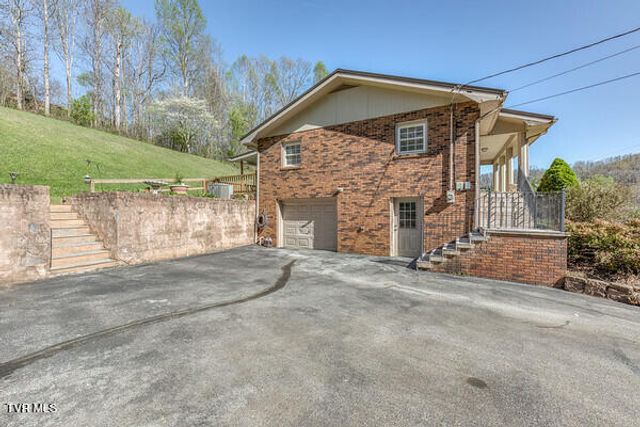 389 Jenkins Hollow Road, Elizabethton, TN 37643