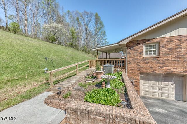 389 Jenkins Hollow Road, Elizabethton, TN 37643