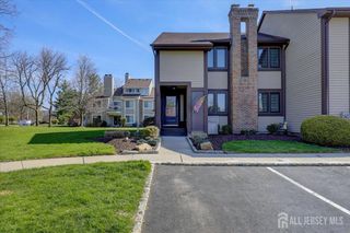 5 Chelsea Court, Sayreville, NJ 08859