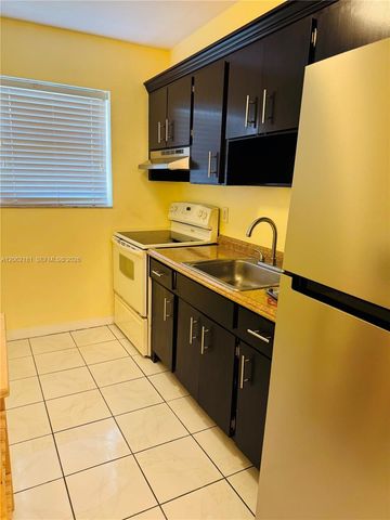 7340 NW 37th Street 1-4, Davie, FL 33024