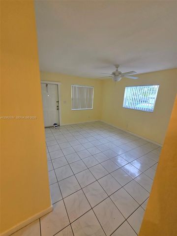 7340 NW 37th Street 1-4, Davie, FL 33024