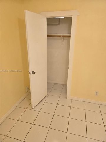 7340 NW 37th Street 1-4, Davie, FL 33024