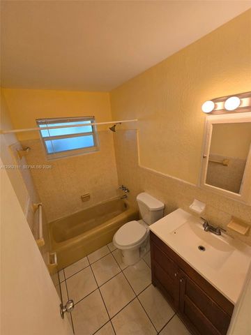 7340 NW 37th Street 1-4, Davie, FL 33024