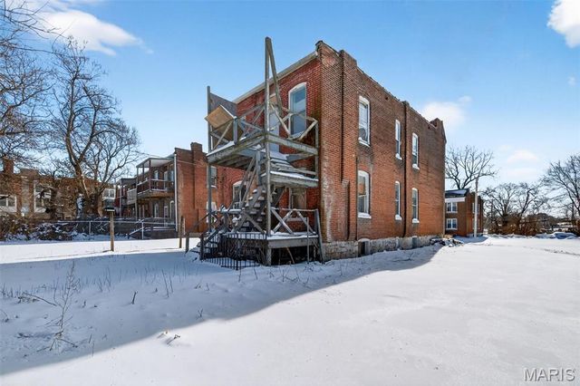 5615 Theodosia Avenue, St Louis, MO 63112