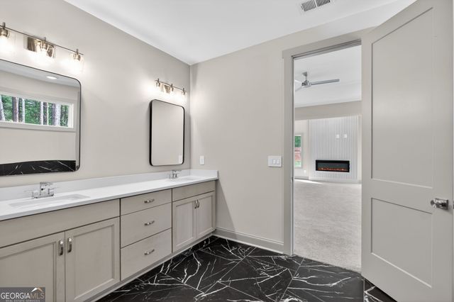 755 Crews Road, Carrollton, GA 30116