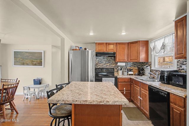 11 Cherry Lane, Guilderland, NY 12084