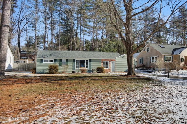 11 Cherry Lane, Guilderland, NY 12084