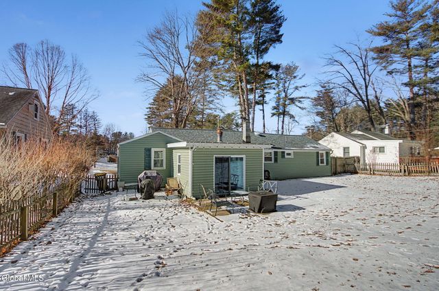 11 Cherry Lane, Guilderland, NY 12084
