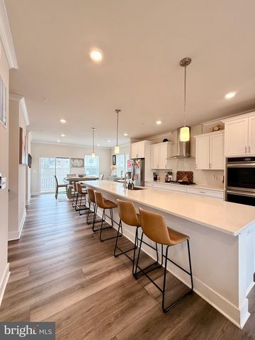 11470 SAINT LUKE DR, White Plains, MD 20695