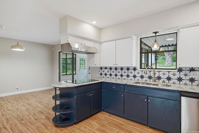 4010 MIDVALE DR, San Antonio, TX 78229