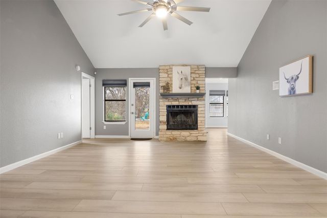 703 Oakridge DR, Round Rock, TX 78681