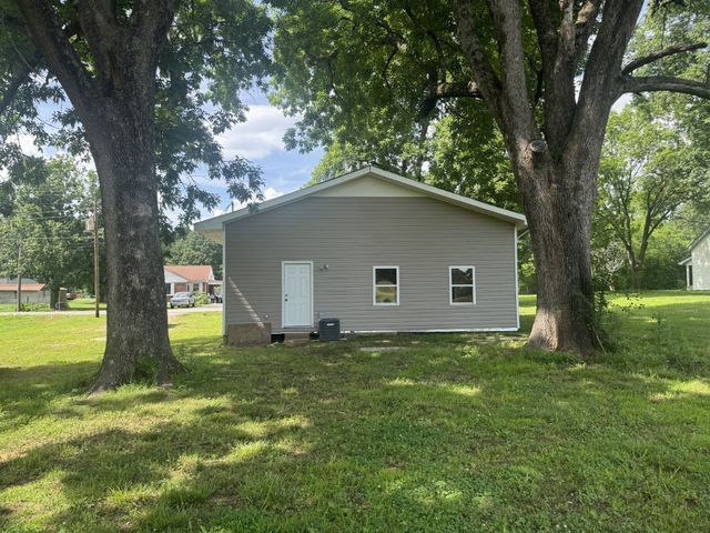 8605 Old State Route 1, New Johnsonville, TN 37134