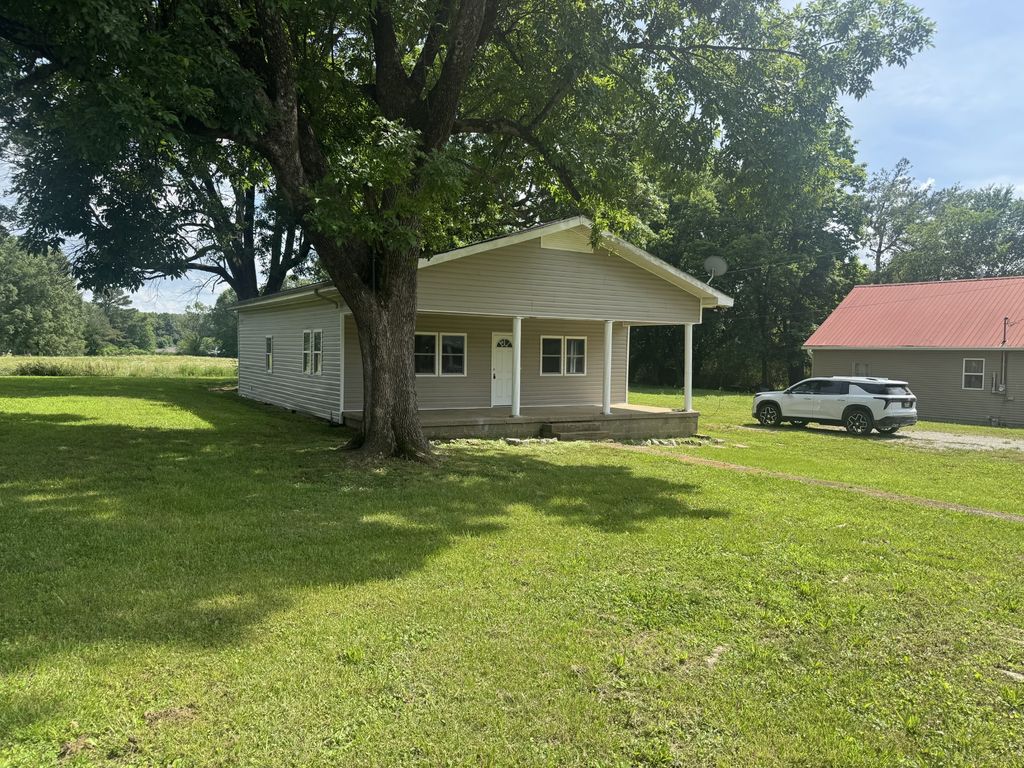 8605 Old State Route 1, New Johnsonville, TN 37134